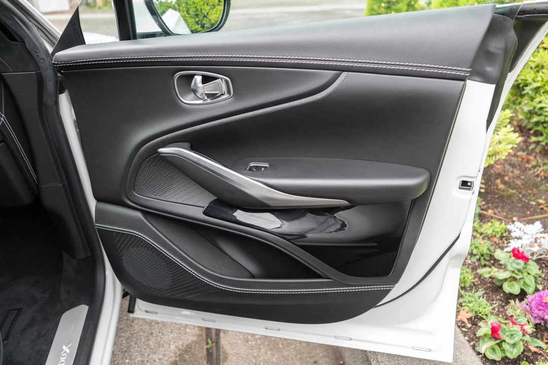 2021 Aston Martin DBX - Image 31 of 31