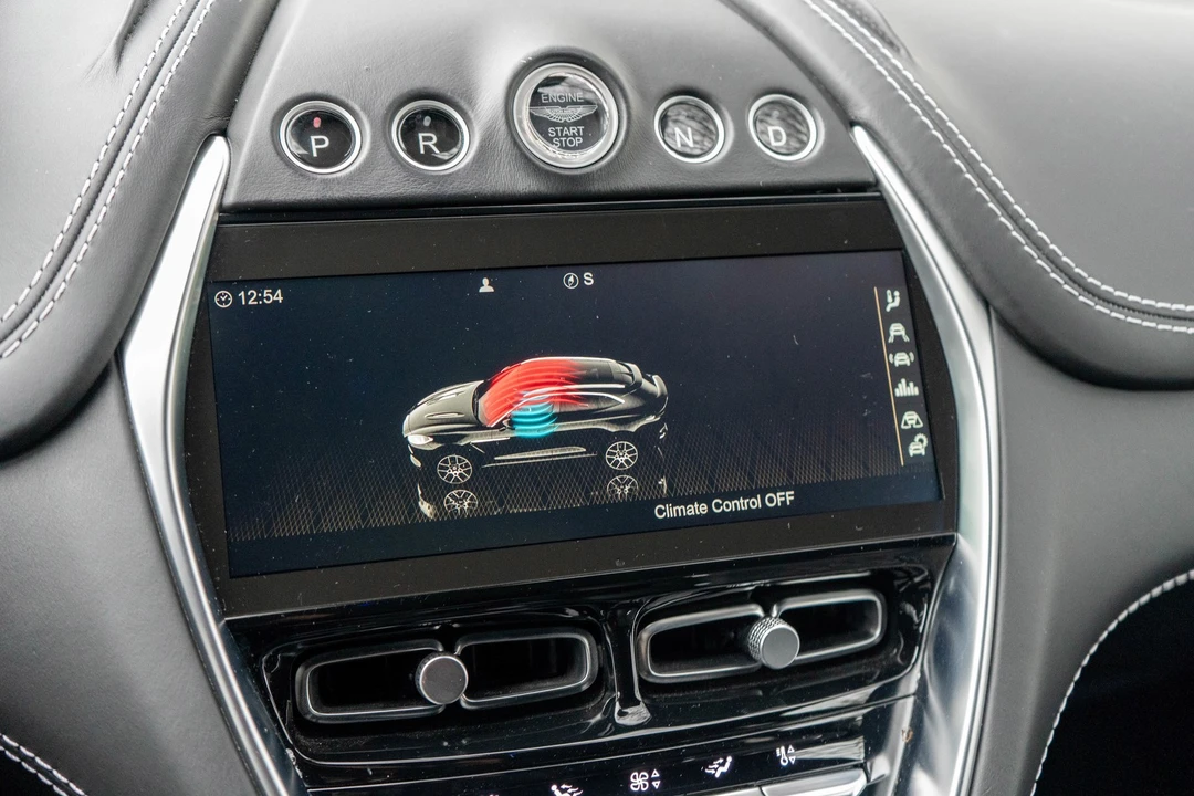 2021 Aston Martin DBX - Image 23 of 31