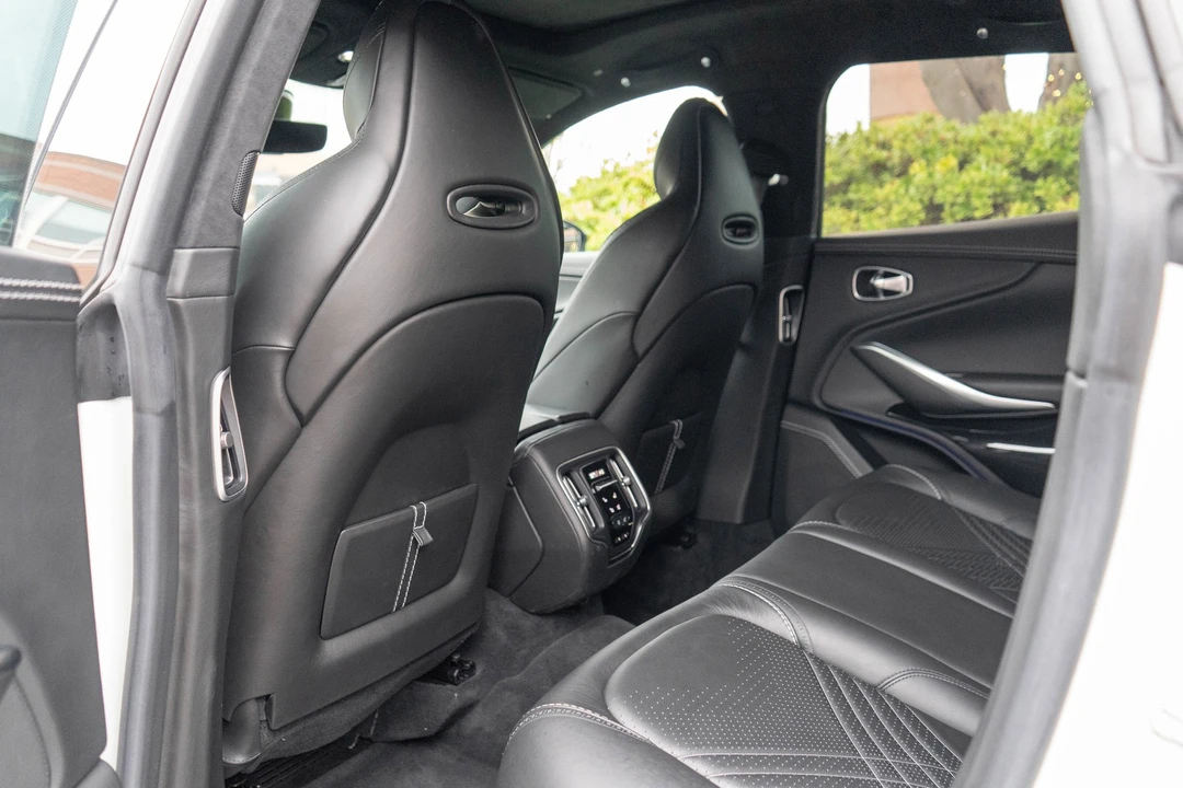 2021 Aston Martin DBX - Image 26 of 31