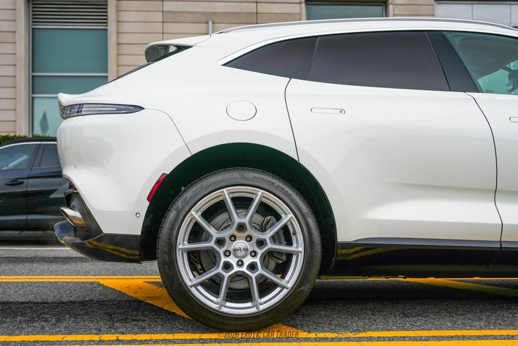 2021 Aston Martin DBX - Image 10 of 12