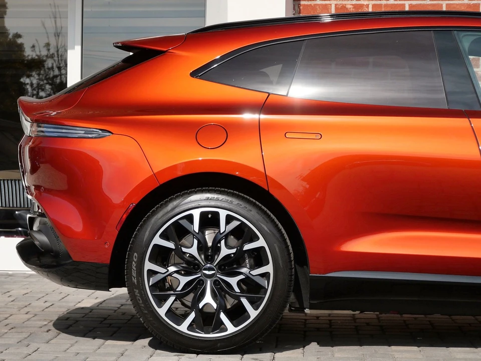2021 Aston Martin DBX - Image 26 of 29