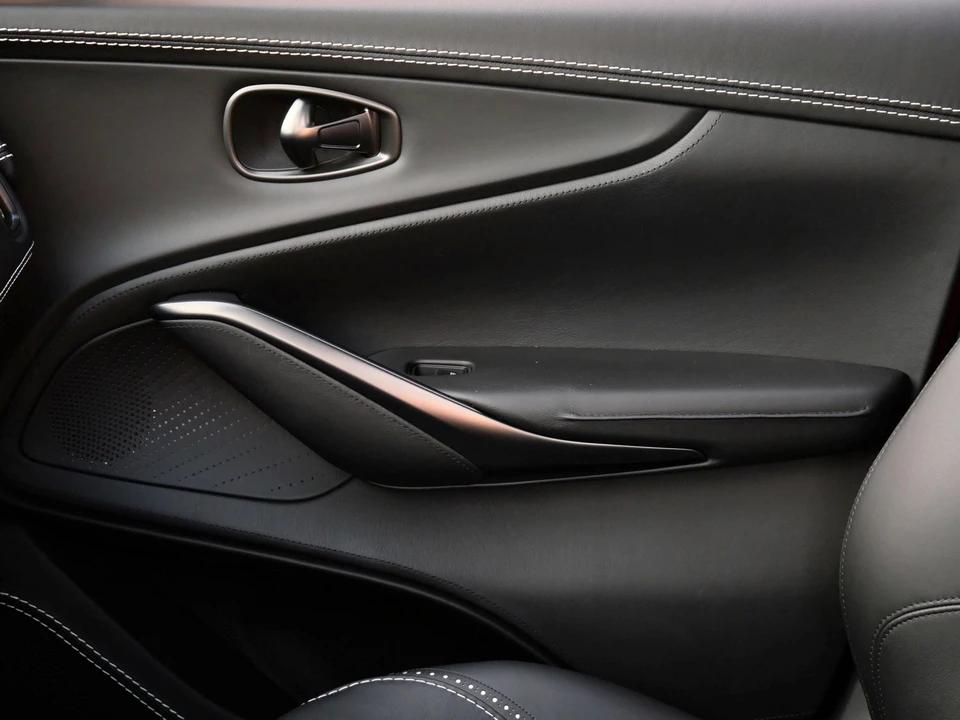 2021 Aston Martin DBX - Image 15 of 29