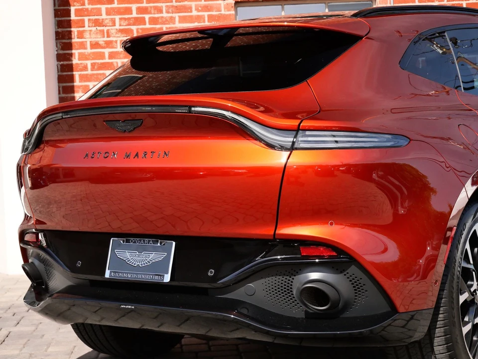 2021 Aston Martin DBX - Image 8 of 29