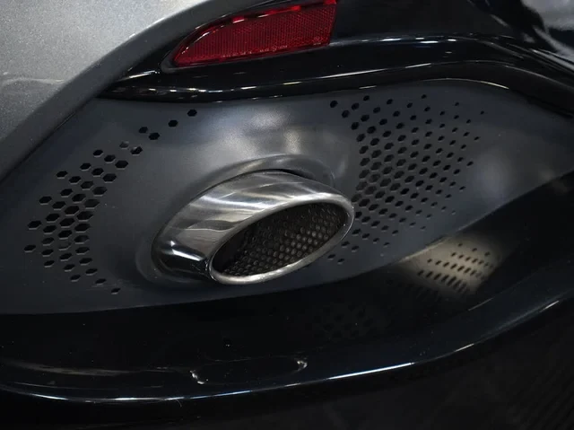 2021 Aston Martin DBX - Image 17 of 20