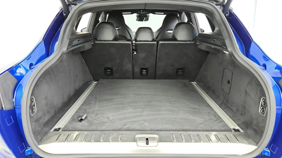 2021 Aston Martin DBX - Image 14 of 15