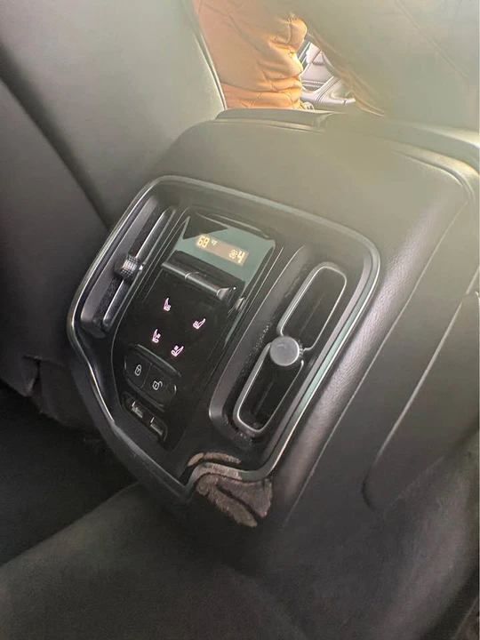 2021 Aston Martin DBX - Image 12 of 13