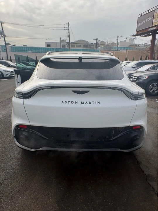 2021 Aston Martin DBX - Image 11 of 13