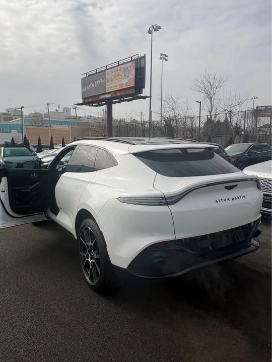 2021 Aston Martin DBX - Image 10 of 13