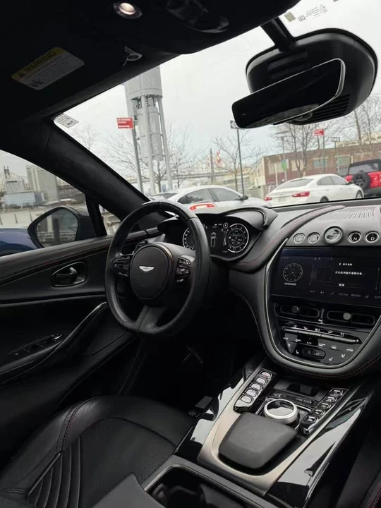 2021 Aston Martin DBX - Image 7 of 8