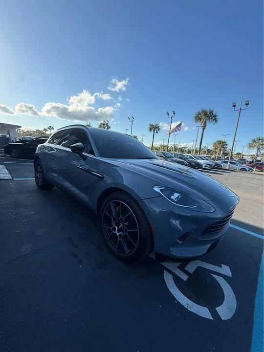 2021 Aston Martin DBX - Image 9 of 10