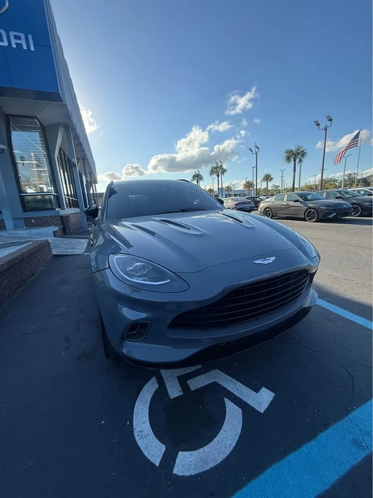 2021 Aston Martin DBX - Image 8 of 10