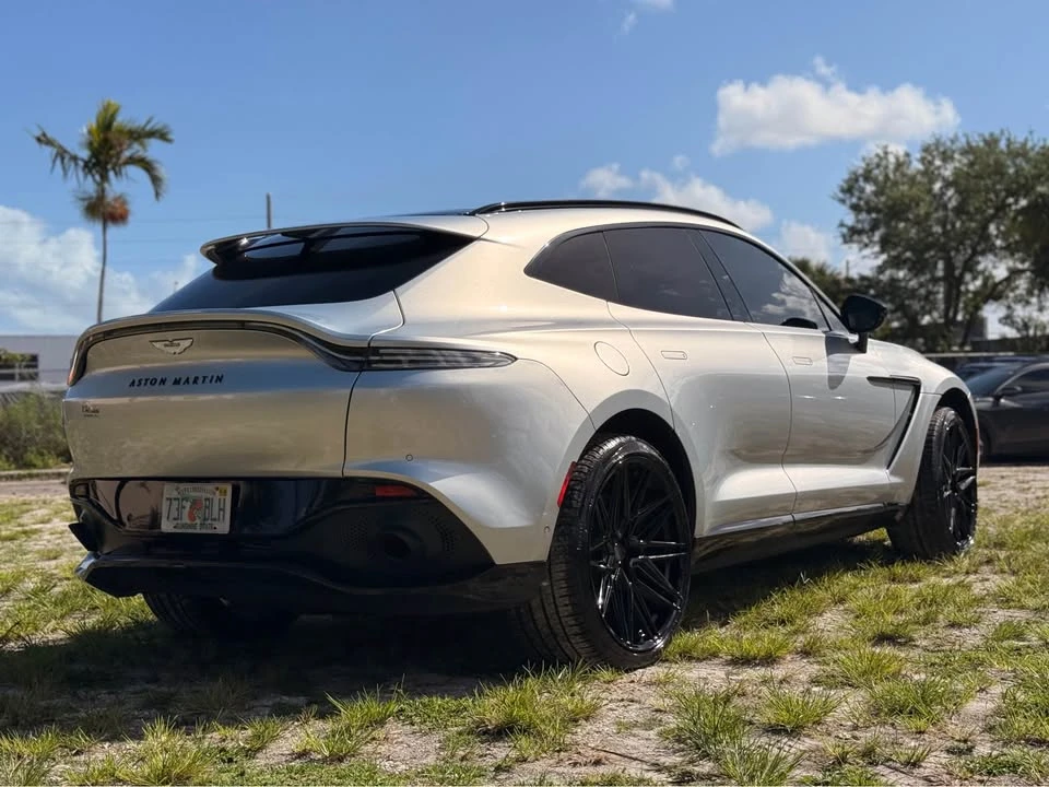 2021 Aston Martin DBX - Image 16 of 18