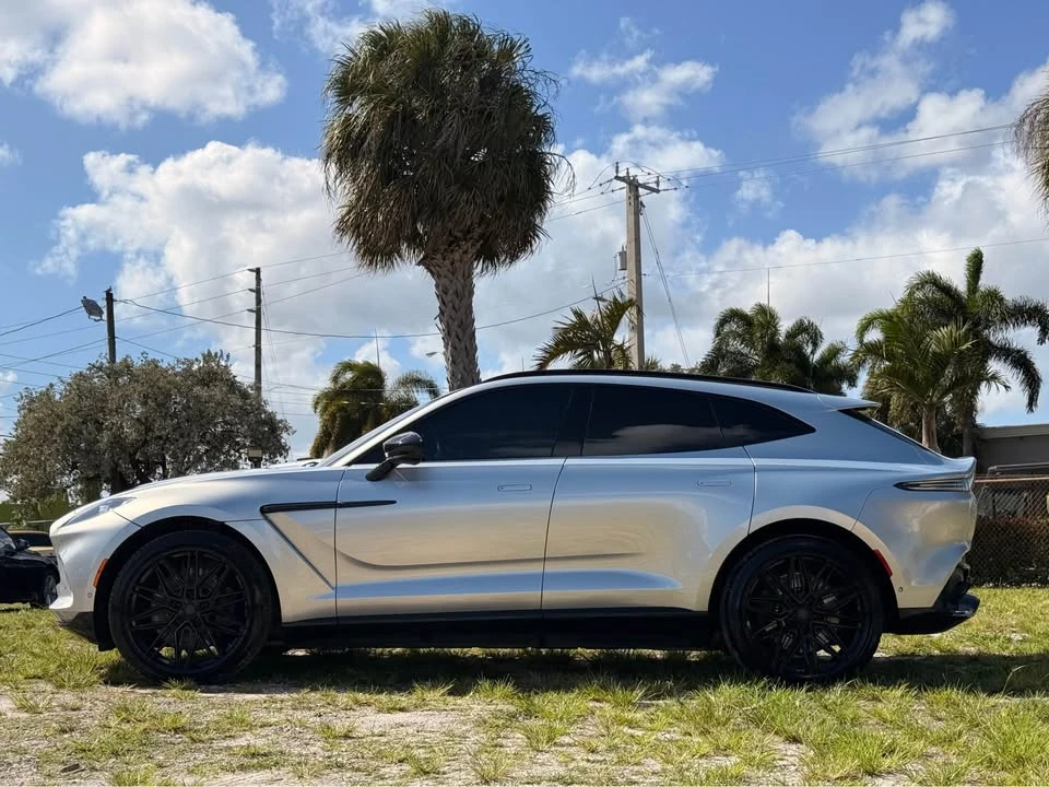 2021 Aston Martin DBX - Image 4 of 18
