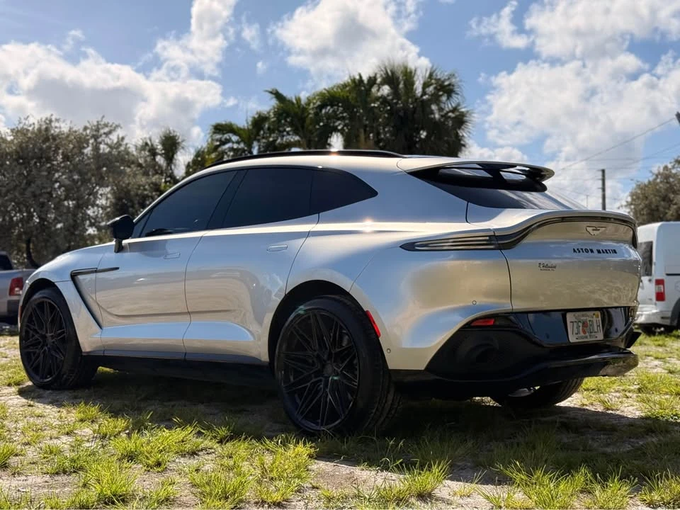 2021 Aston Martin DBX - Image 17 of 18