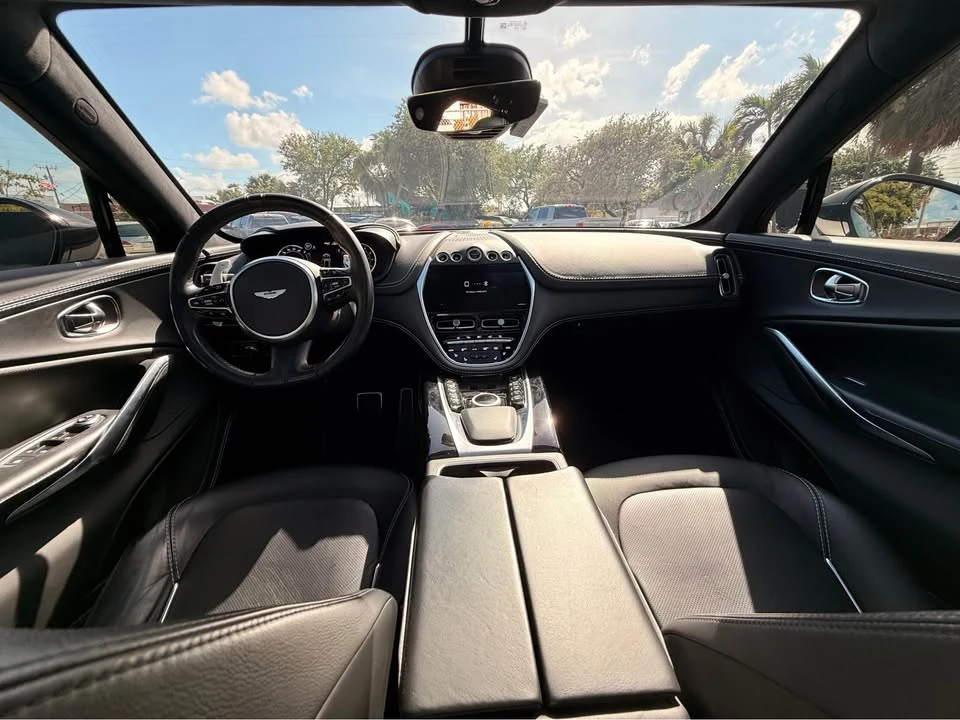 2021 Aston Martin DBX - Image 8 of 18