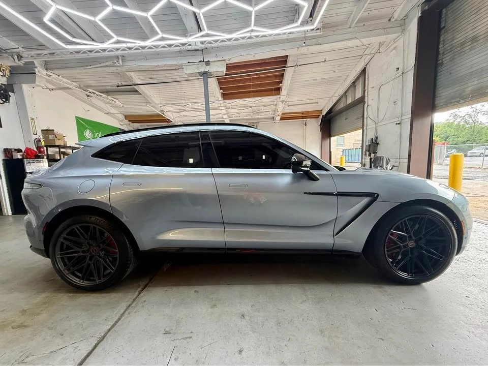 2021 Aston Martin DBX - Image 4 of 19