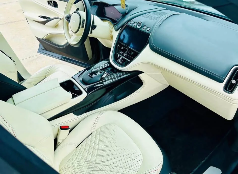 2021 Aston Martin DBX - Image 19 of 20