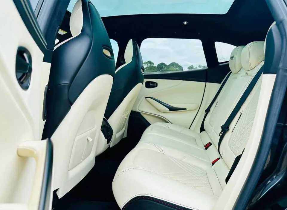2021 Aston Martin DBX - Image 17 of 20