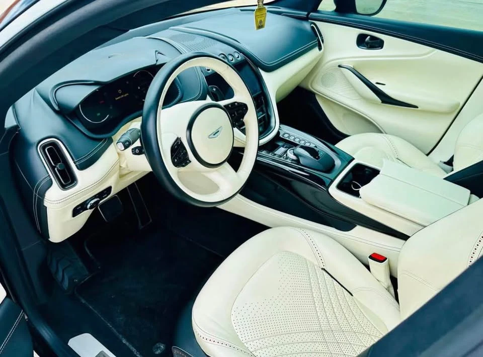 2021 Aston Martin DBX - Image 15 of 20