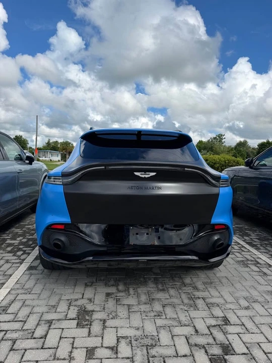 2021 Aston Martin DBX - Image 17 of 18