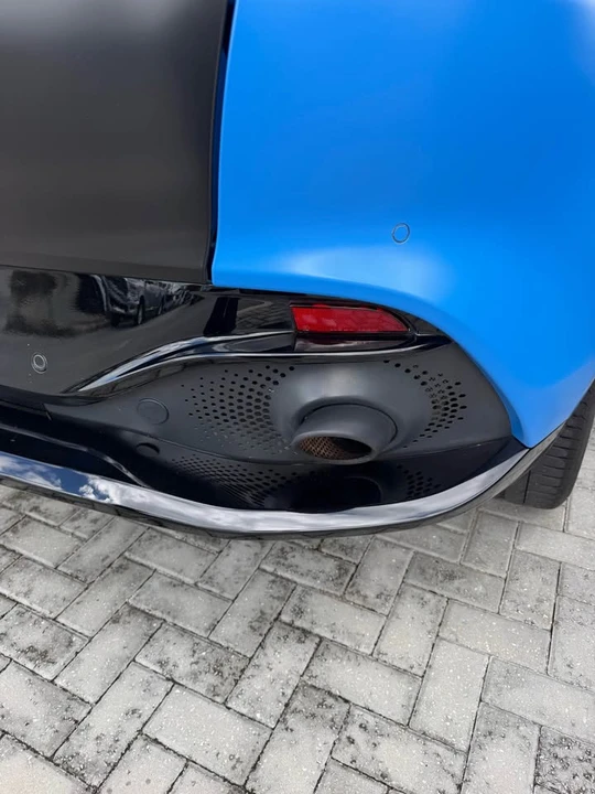 2021 Aston Martin DBX - Image 15 of 18