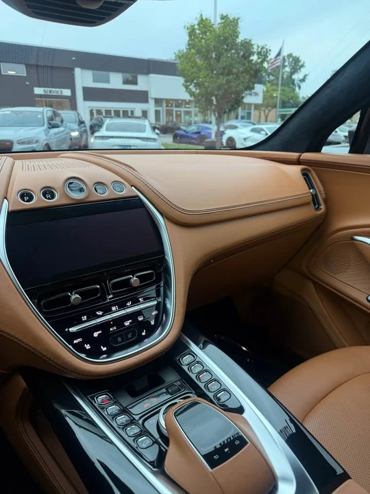 2021 Aston Martin DBX - Image 4 of 9