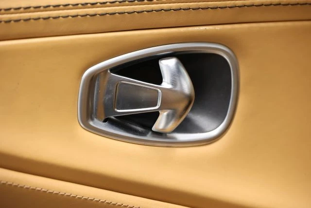 2021 Aston Martin DBX - Image 11 of 31