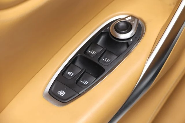 2021 Aston Martin DBX - Image 13 of 31