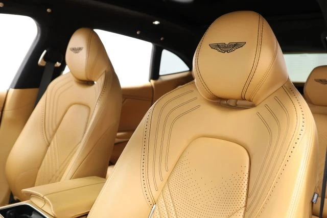 2021 Aston Martin DBX - Image 18 of 31