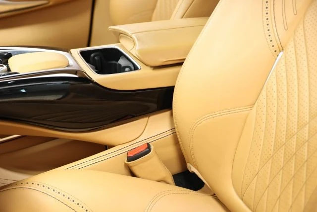 2021 Aston Martin DBX - Image 21 of 31