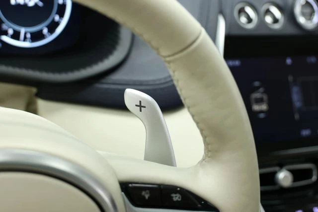 2021 Aston Martin DBX - Image 25 of 31
