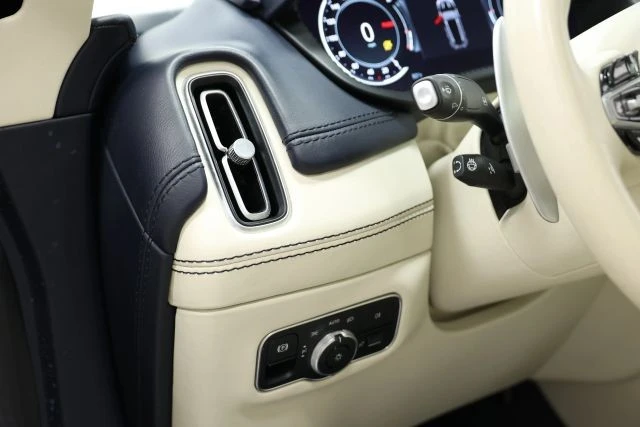2021 Aston Martin DBX - Image 20 of 31