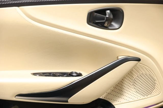 2021 Aston Martin DBX - Image 10 of 31