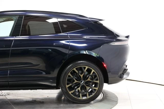 2021 Aston Martin DBX - Image 8 of 31