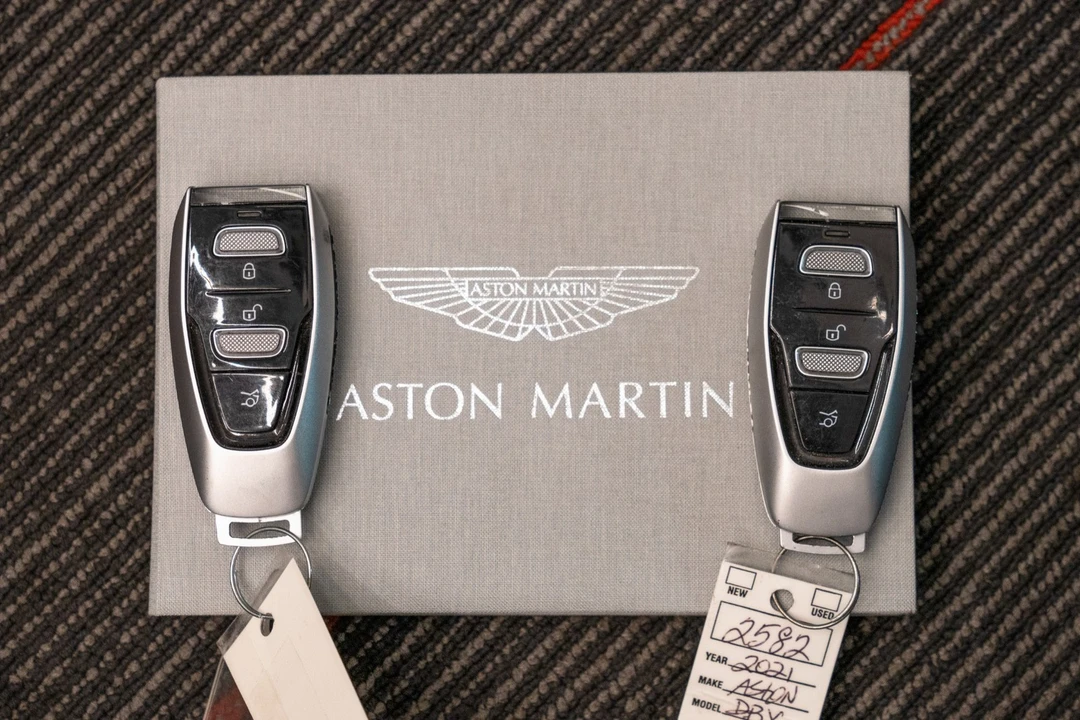 2021 Aston Martin DBX - Image 17 of 21