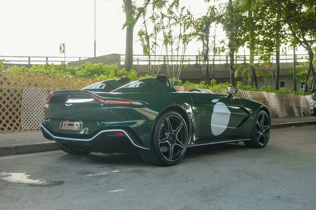 2021 Aston Martin Vantage - Image 15 of 21