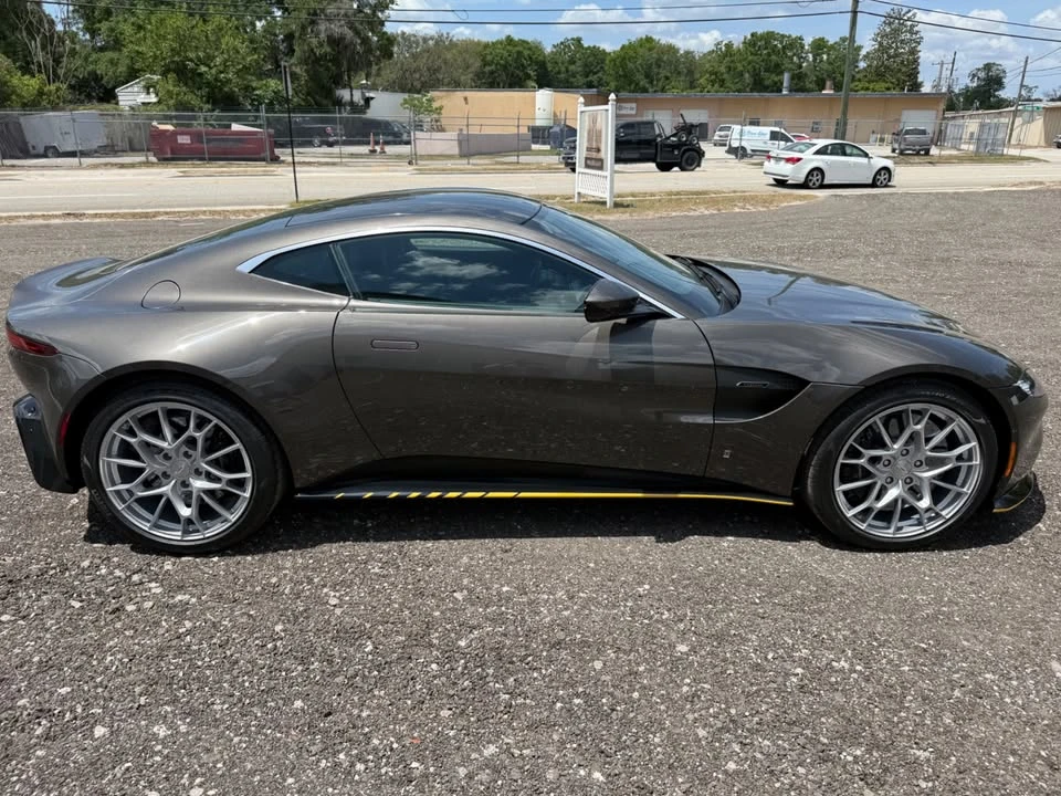 2021 Aston Martin V8 Vantage (2019+) - Image 10 of 20