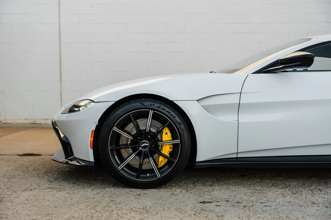 2021 Aston Martin V8 Vantage (2019+) - Image 24 of 31
