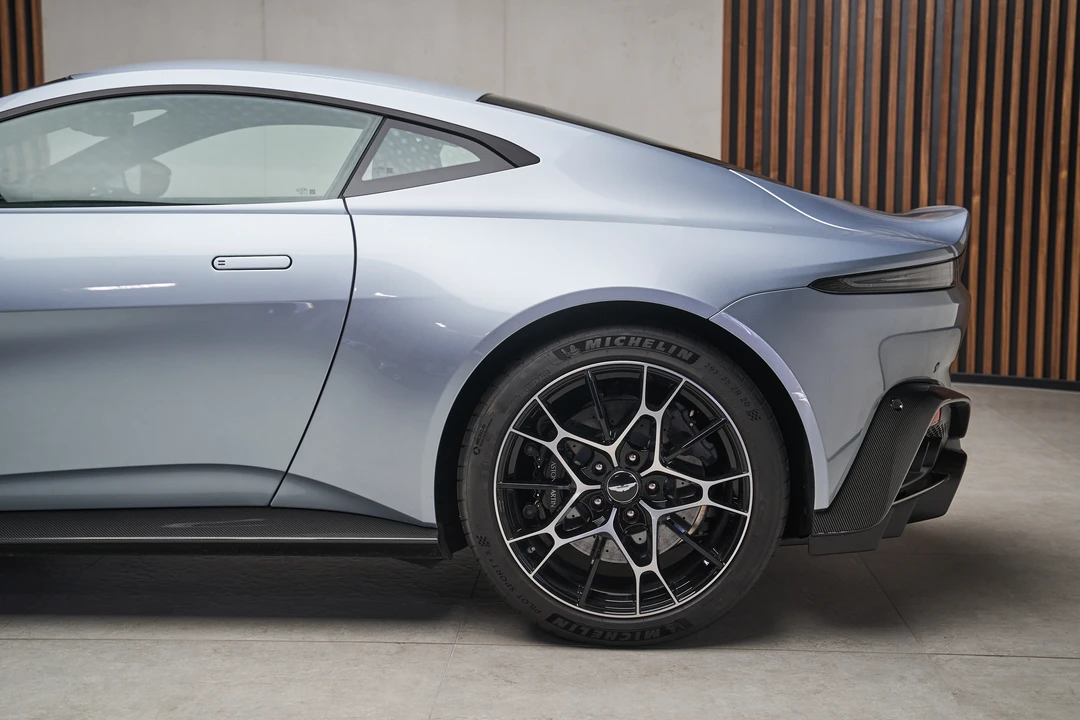 2021 Aston Martin V8 Vantage (2019+) - Image 11 of 31
