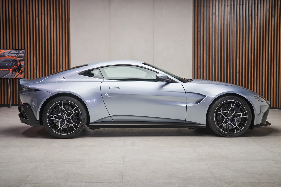2021 Aston Martin V8 Vantage (2019+) - Image 4 of 31