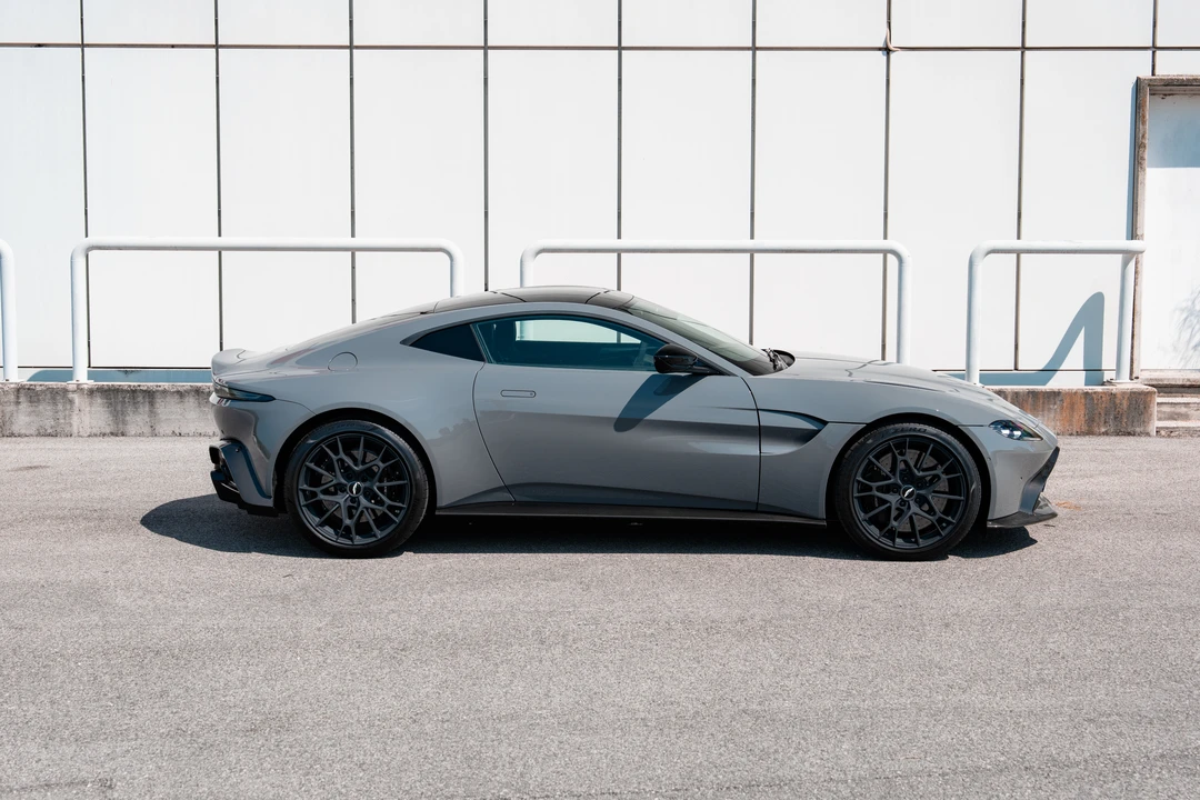 2021 Aston Martin V8 Vantage (2019+) - Image 14 of 31