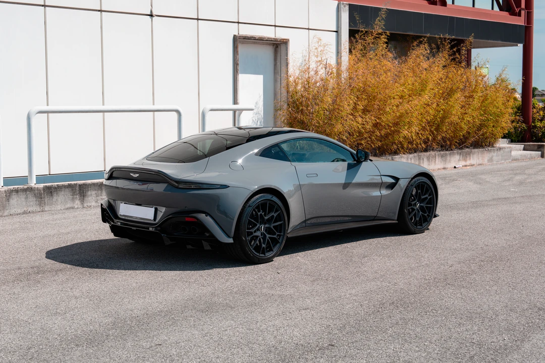 2021 Aston Martin V8 Vantage (2019+) - Image 7 of 31
