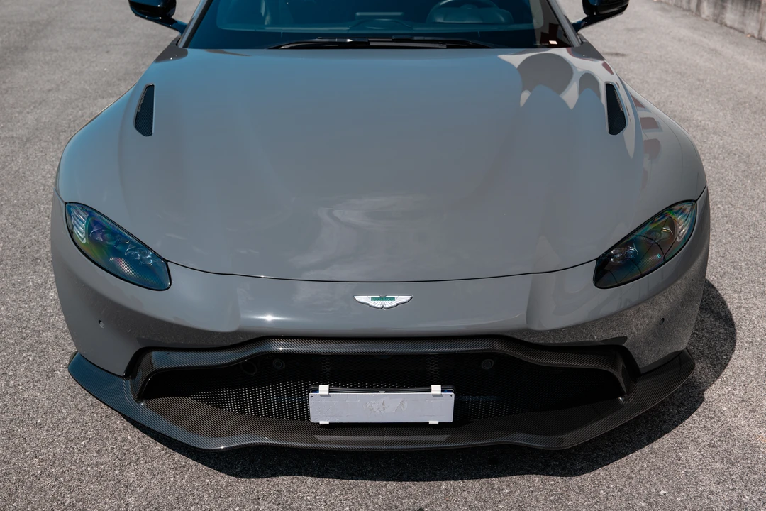2021 Aston Martin V8 Vantage (2019+) - Image 2 of 31