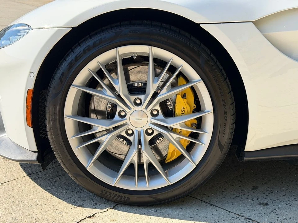 2021 Aston Martin V8 Vantage (2019+) - Image 5 of 31
