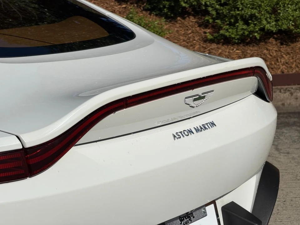 2021 Aston Martin V8 Vantage (2019+) - Image 10 of 31