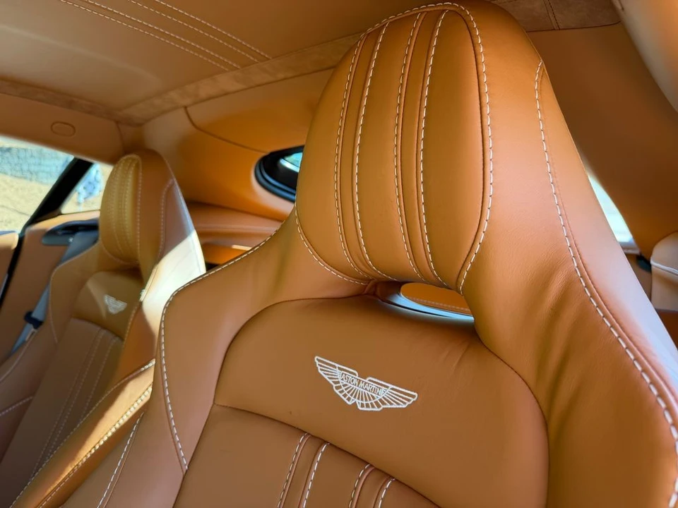 2021 Aston Martin V8 Vantage (2019+) - Image 6 of 31
