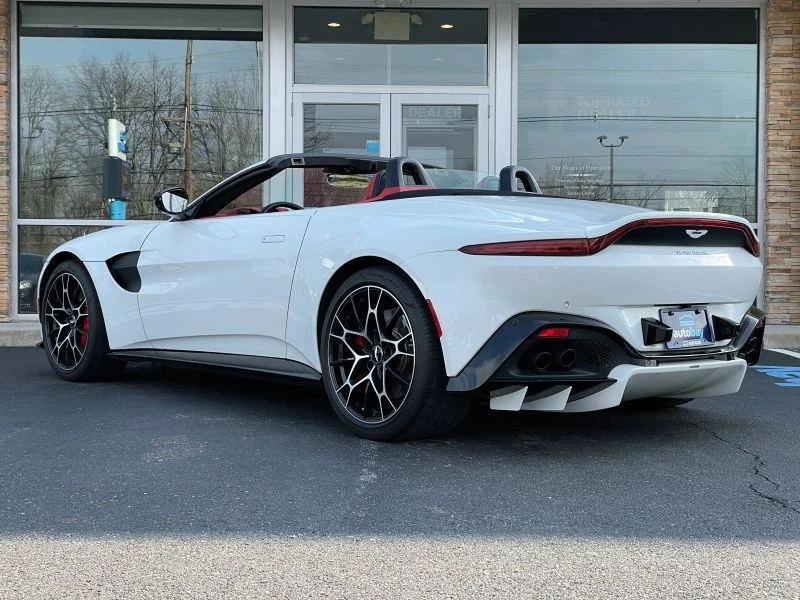 2021 Aston Martin V8 Vantage (2019+) - Image 9 of 12