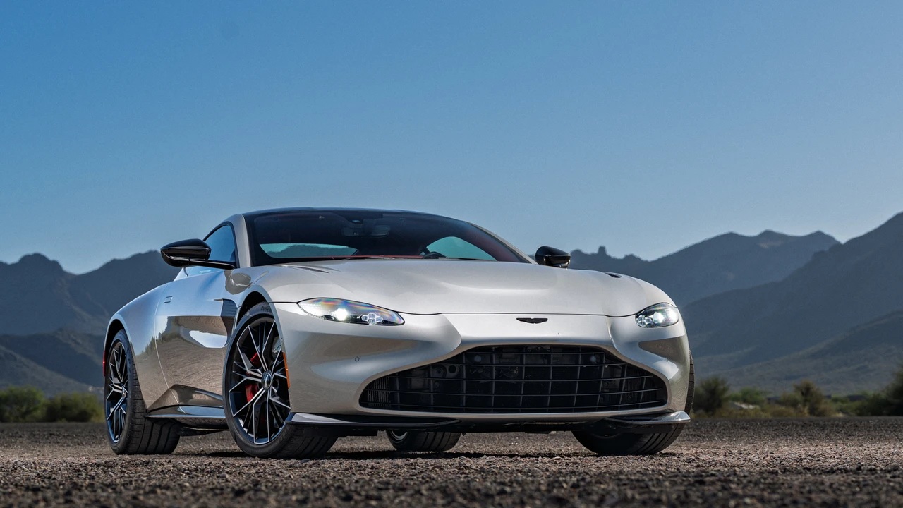 2021 Aston Martin V8 Vantage (2019+) - Image 11 of 31