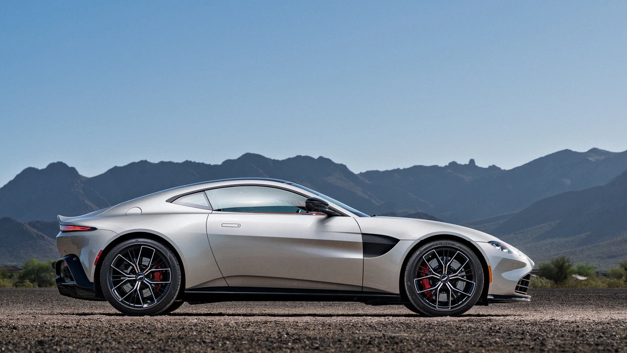 2021 Aston Martin V8 Vantage (2019+) - Image 16 of 31