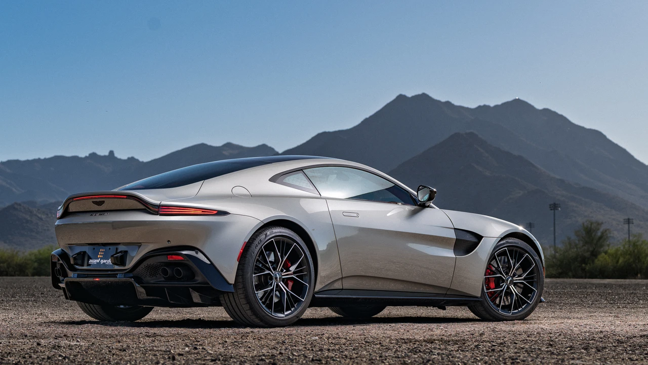 2021 Aston Martin V8 Vantage (2019+) - Image 17 of 31